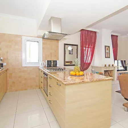 Kpbwb15 Villa